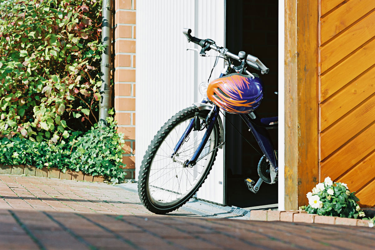 Das variable Aluminium-Garagentor: Seitenlauftor Vertico | Alulux