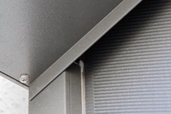 Alulux Zip-Textilscreen Systeme - eckiges 90-Grad System und Rund-System Alulux Zip-Textilscreen Systeme - eckiges 90-Grad System und Rund-System